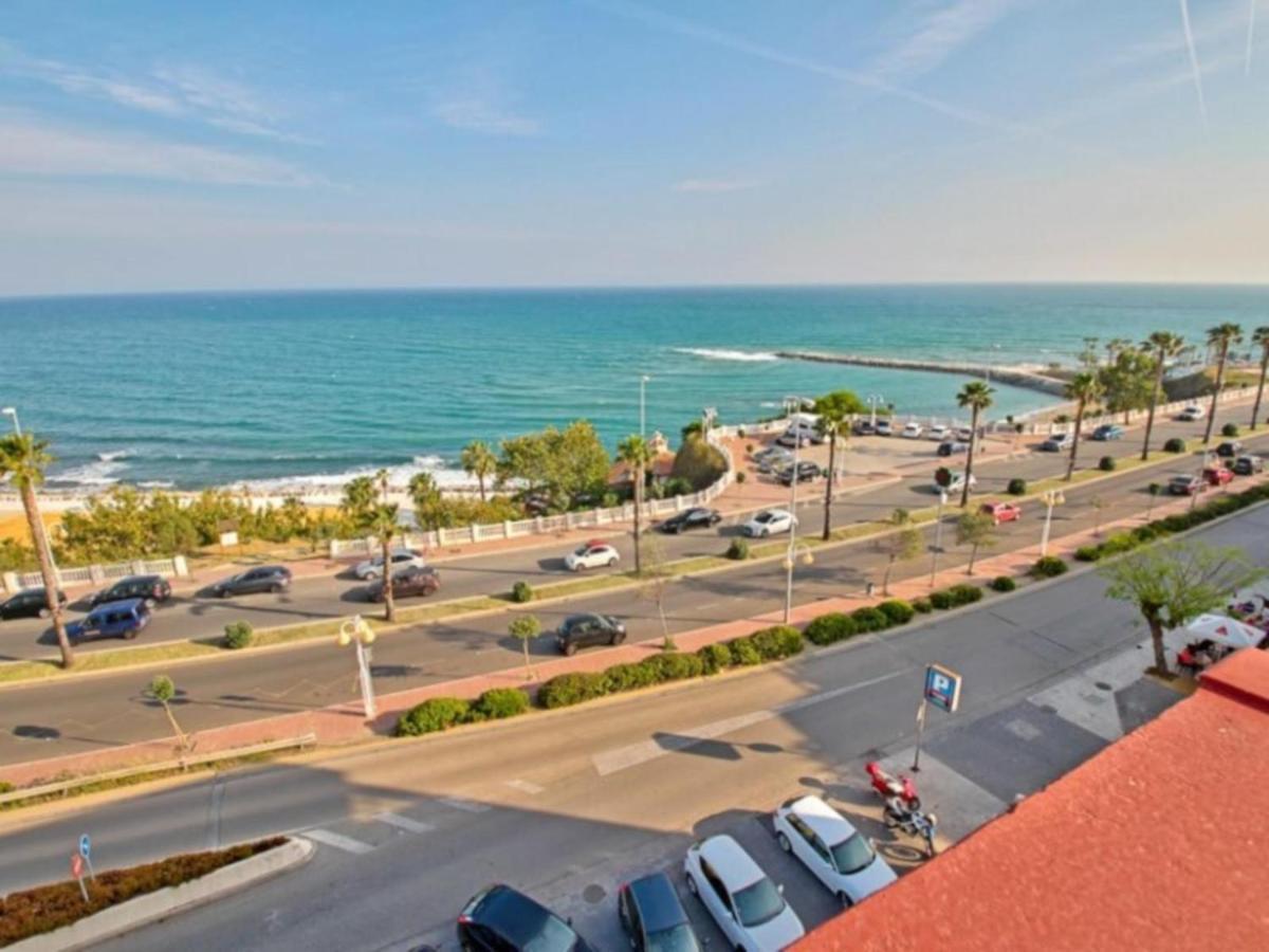 Chic Beachfront Flat With Amazing Sea Views And Private Indoor Parking Benalmádena Eksteriør bilde